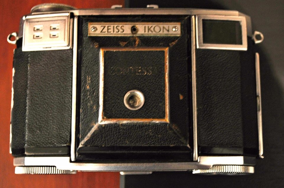 Фотоапарат Zeiss Ikon Сonfessa 