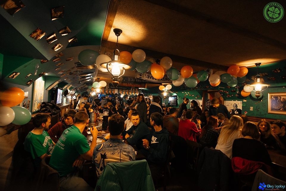 У Maxwell Pub