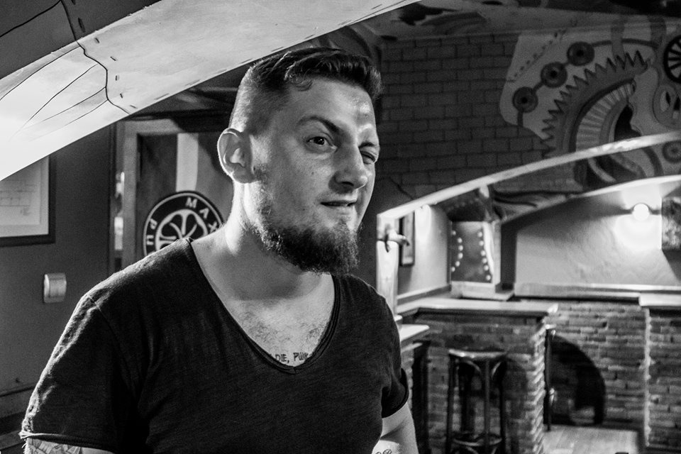 Макс Барна у Maxwell Pub