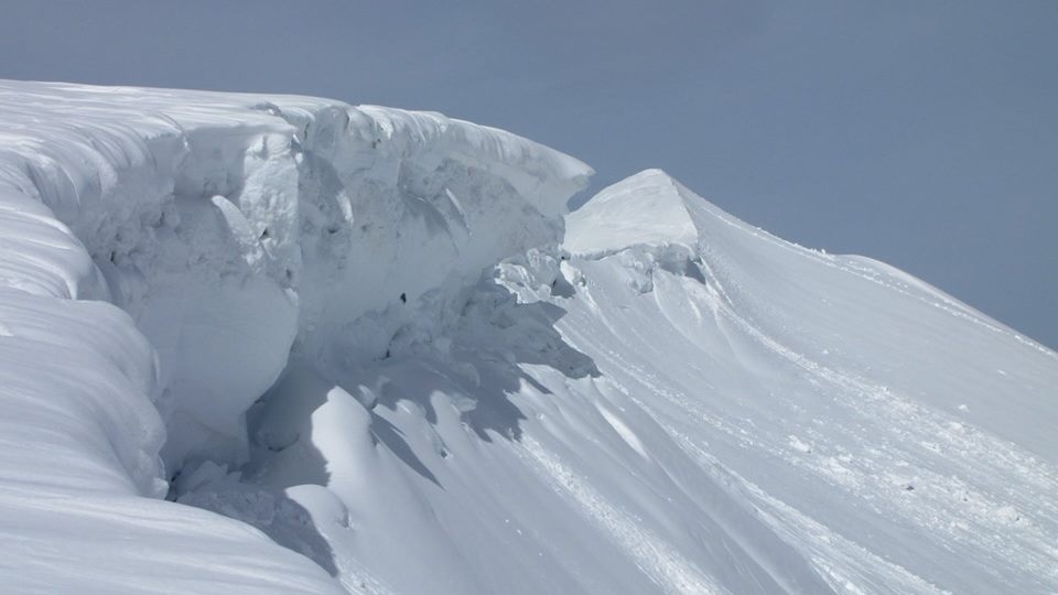Чорногора в квітні
