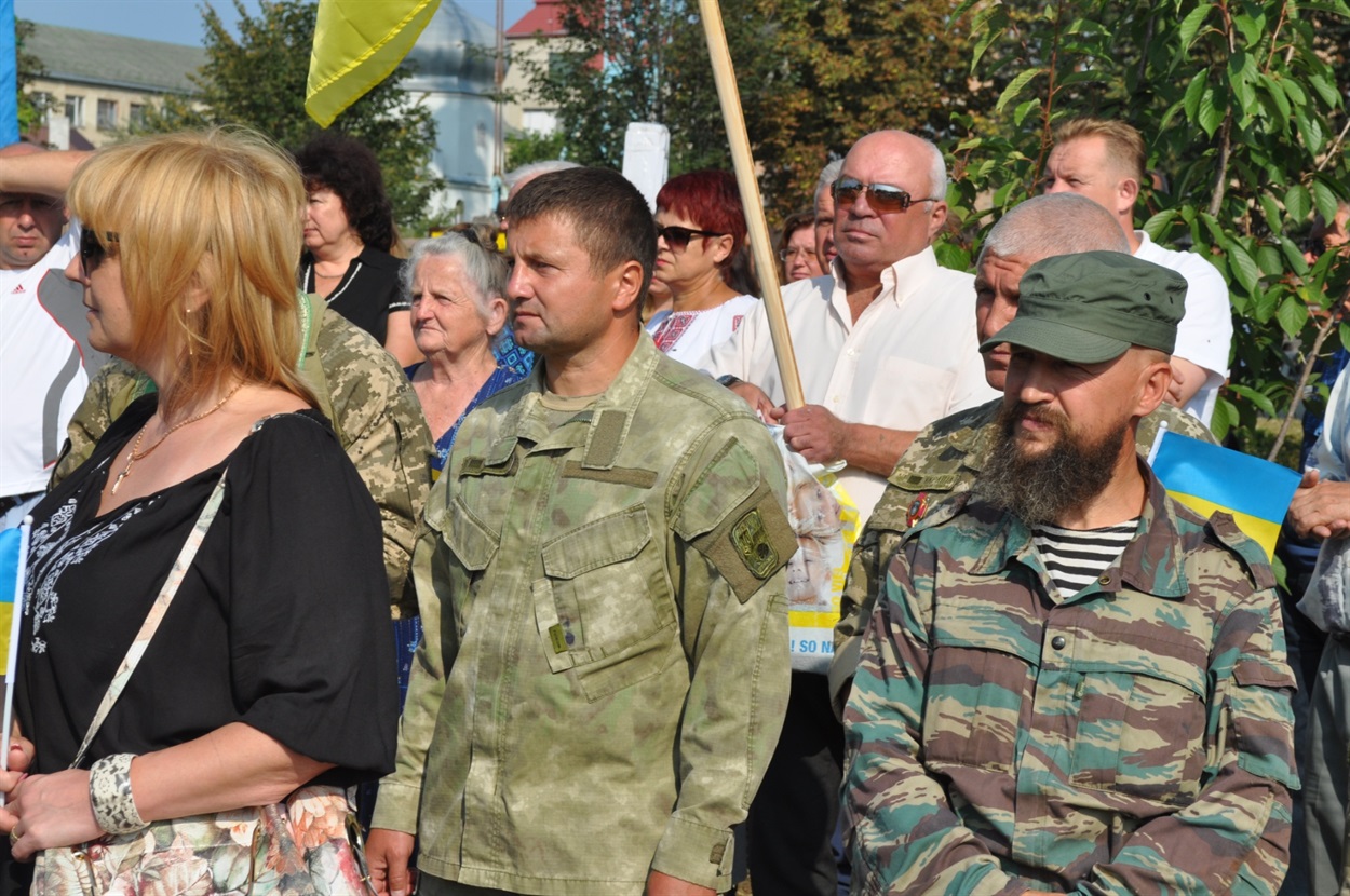 Олександр Соколовський (в центрі)