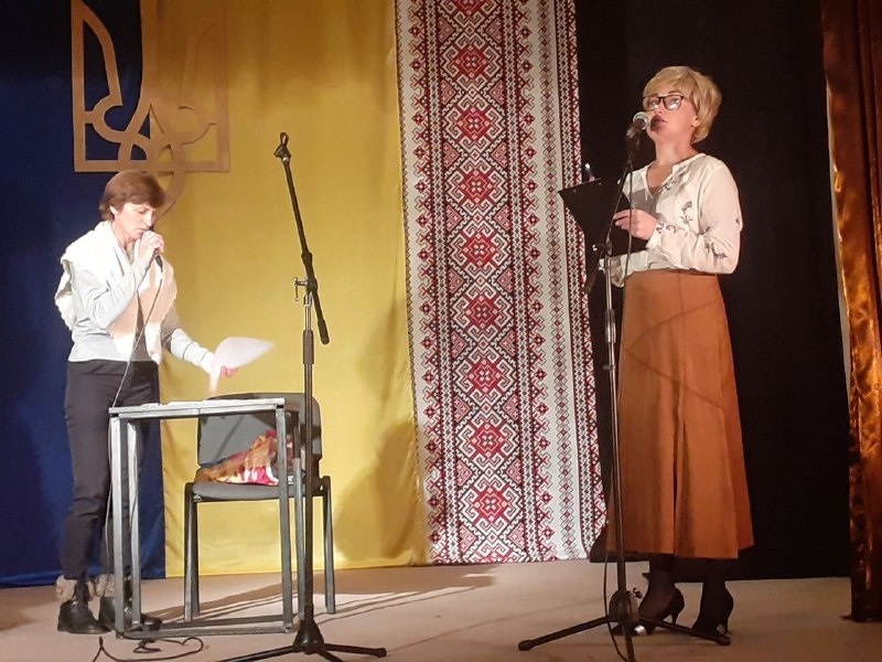 Світлана Петрів (у ролі себе) та Лілія Мина (у ролі Тетяни Михайлівни Молдавчук — Михайліни Тетянівної)
