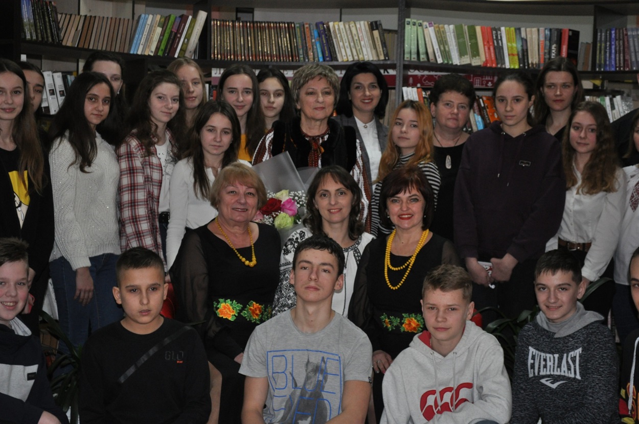 Ювілей Оксани Тебешевської, зустріч із молоддю у бібліотеці, 2020 рік