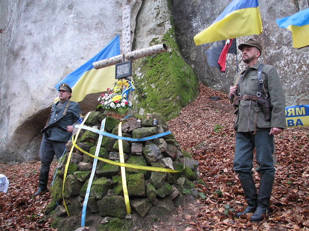 Урочище Підцаповн, пам'ятний хрест на місці бою